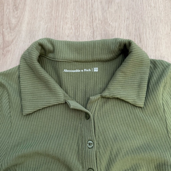 Like New XXS Abercrombie & Fitch Green Long Sleeve Collar Button Up Shirt - Picture 3 of 10